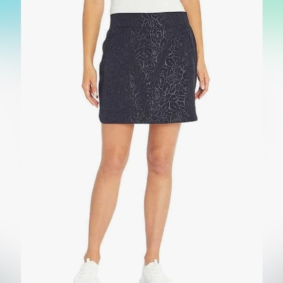 Orvis Women's Embossed Pull-On Travel Skort (Black Rose Embossed size M like new - Picture 2 of 11